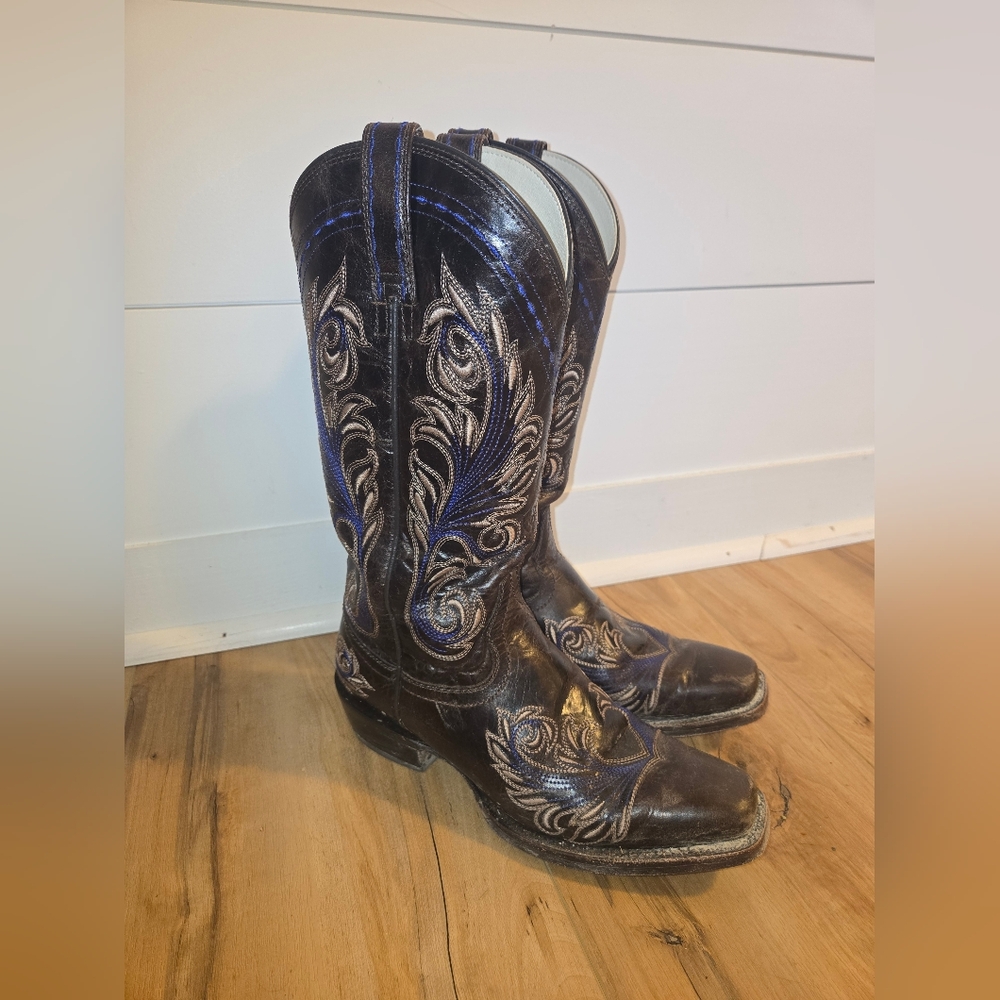 Ariat Catalina Western Square Toe Boots in Antique Espresso, Size 7
